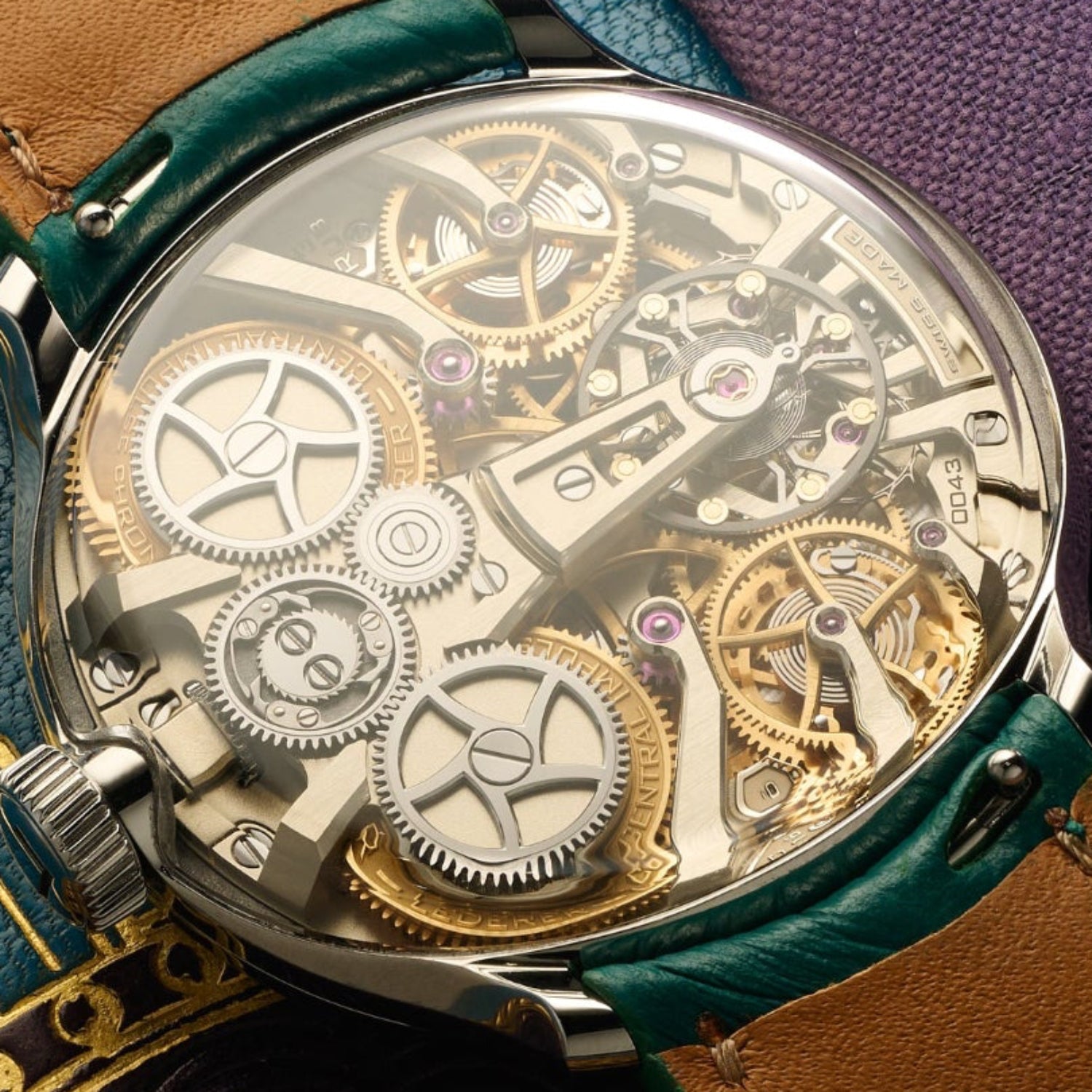 CIC 39 Deep Blue in White Gold