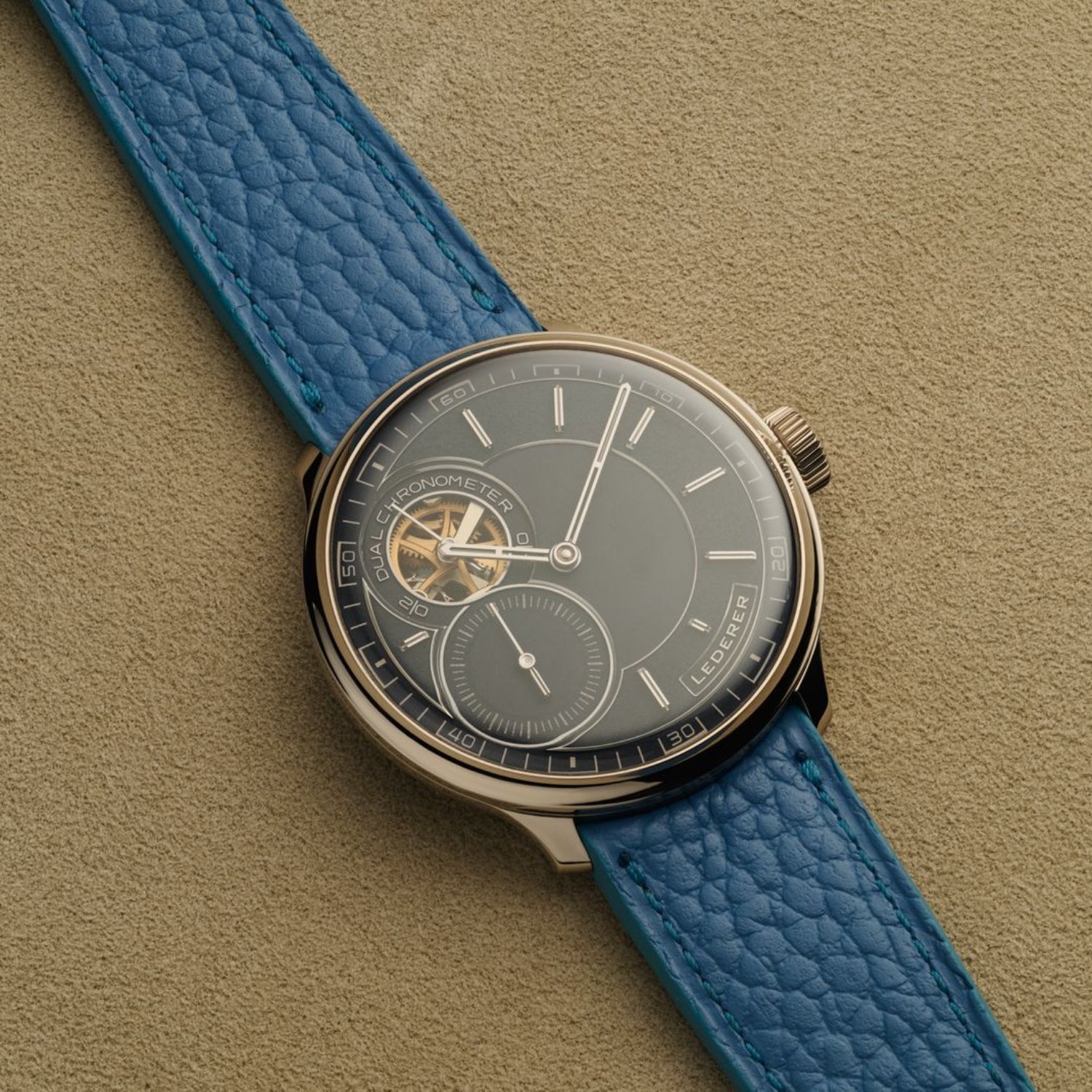 CIC 39 Deep Blue in White Gold